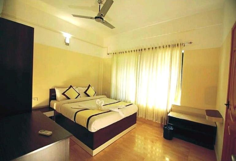 Hotel Tayas Trippapur ภายนอก รูปภาพ