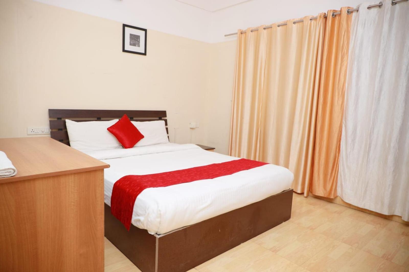 Hotel Tayas Trippapur ภายนอก รูปภาพ
