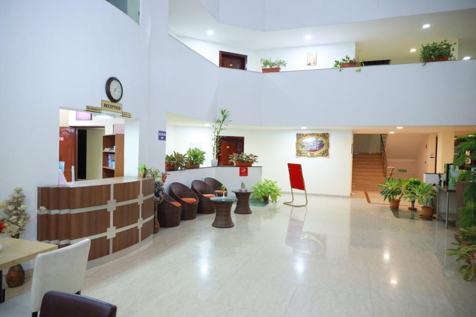 Hotel Tayas Trippapur ภายนอก รูปภาพ