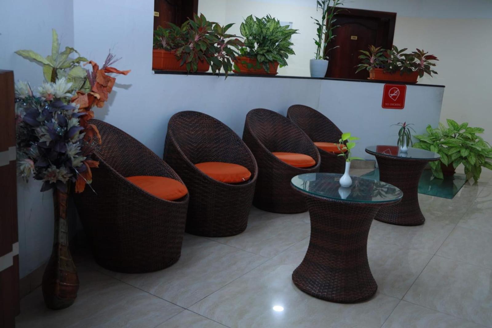 Hotel Tayas Trippapur ภายนอก รูปภาพ